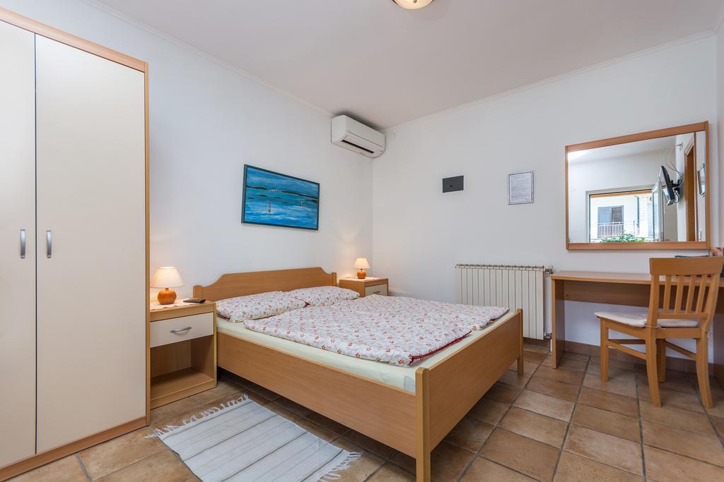 Guesthouse Casa Nova Πόρετς Εξωτερικό φωτογραφία